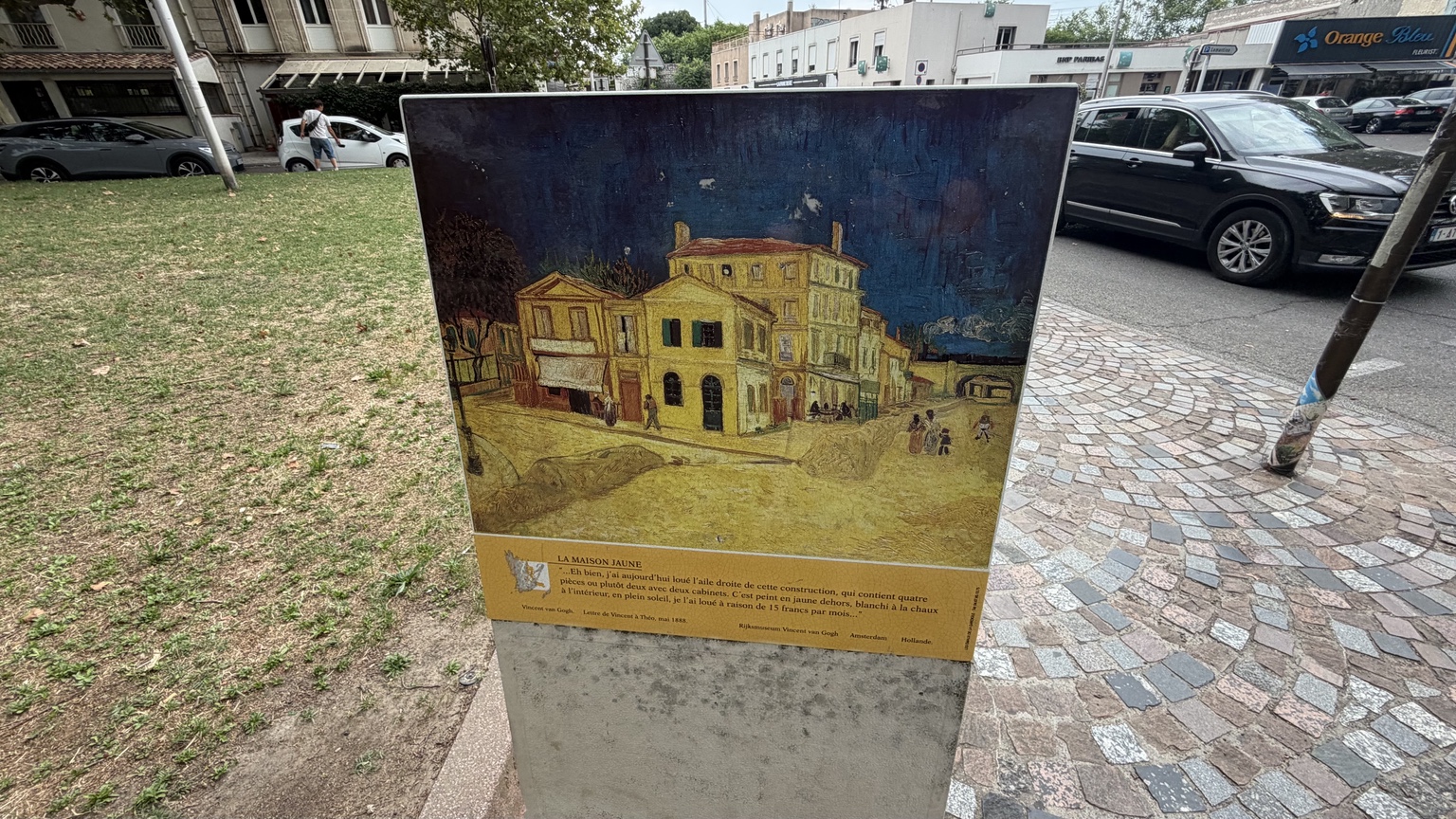 La Maison Jaune